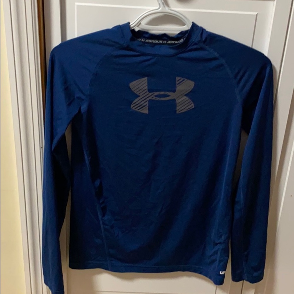 Boys large heat gear long sleeve shirt.
